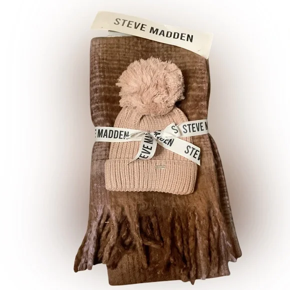 Steve Madden Brown Pom-Pom Beanie Hat & Scarf NWT - Picture 1 of 6